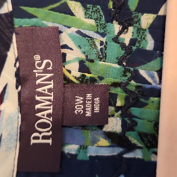 Top - Picture 2 of 3